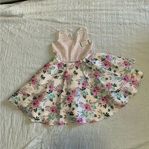 Girl’s dress